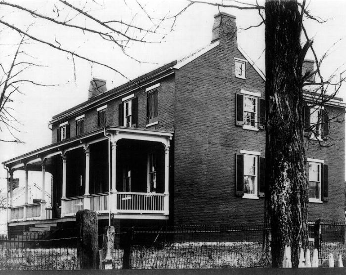 the Worthington House -- a mansion built in 1841, once owned by Captain John Worthington, a wealthy Quaker landowner.